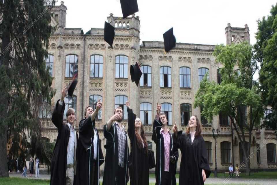 我在美国的朋友都不奋斗了…