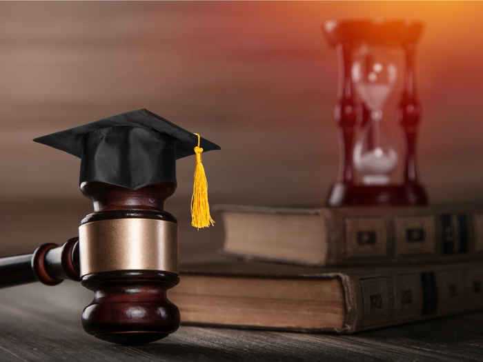 智援战疫：上海外国语大学欧亚班与他们的70份简报