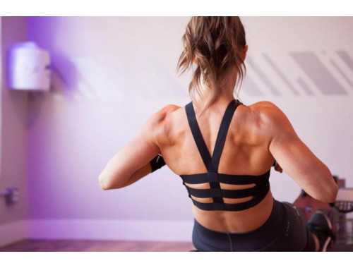 健美运动员赛前饮食训练计划